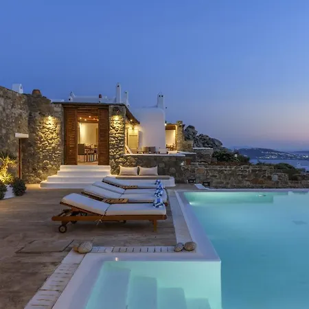 Yasmina Villa *
