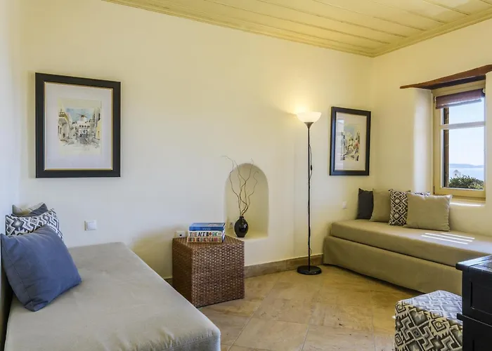 Yasmina Villa Tourlos